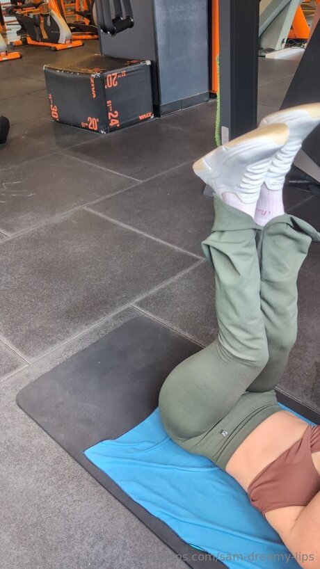 sam dreamy lips Profile pic