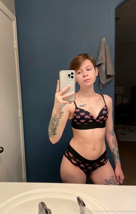 jaymee pineapple onlyfans picture