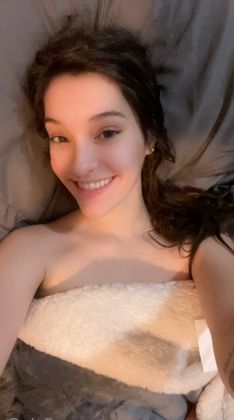 Imaprilmaexo nude onlyfans leaked