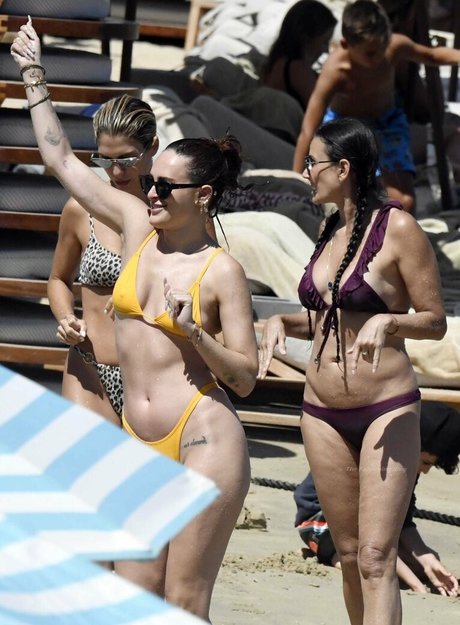 Demi Moore onlyfans lesk