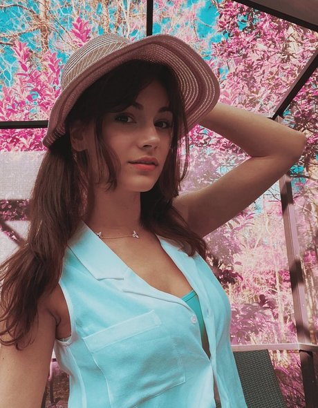 AlexiaRaye onlyfans content