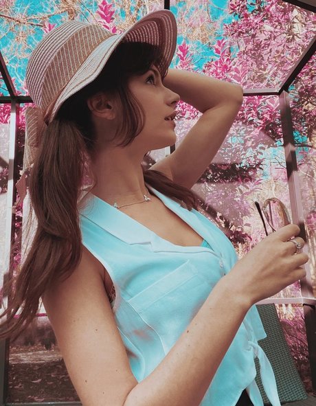 AlexiaRaye feet onlyfans