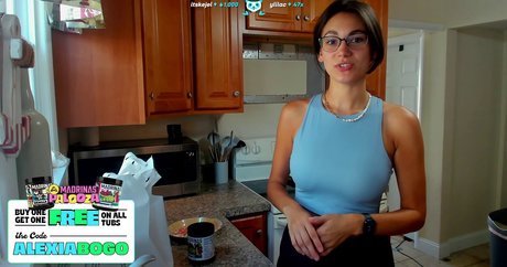 AlexiaRaye onlyfans free content