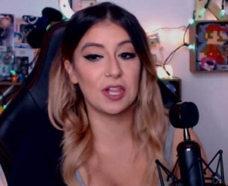 AlexiaRaye naked onlyfans leaks