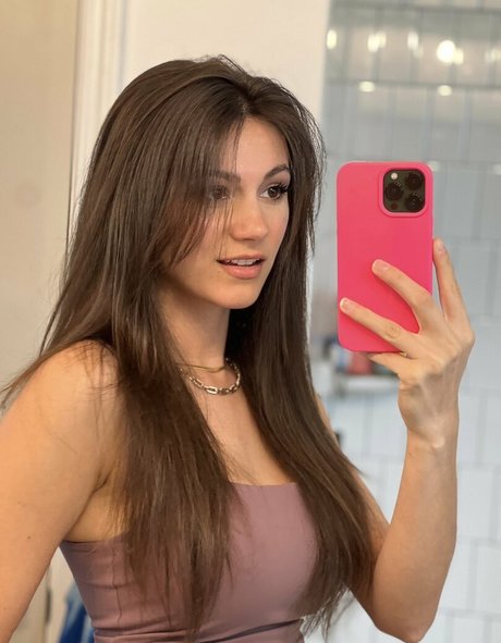 AlexiaRaye onlyfans nude