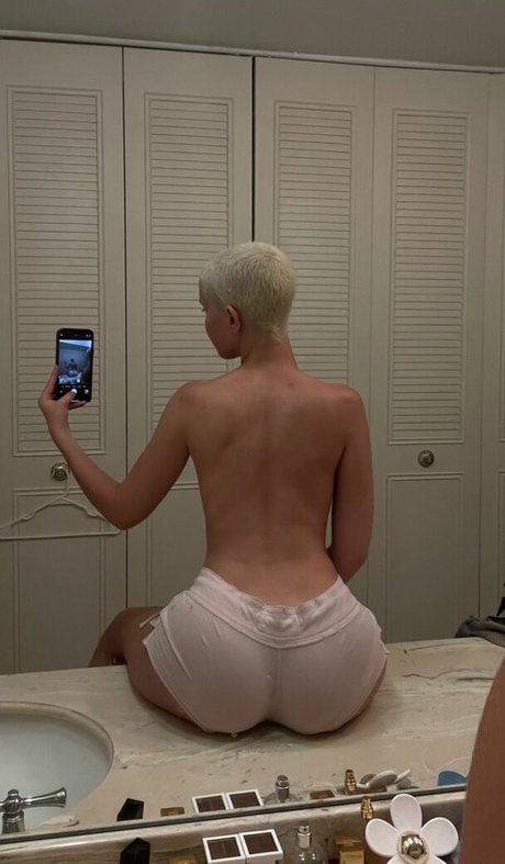 Daisy Delancey onlyfans model photo