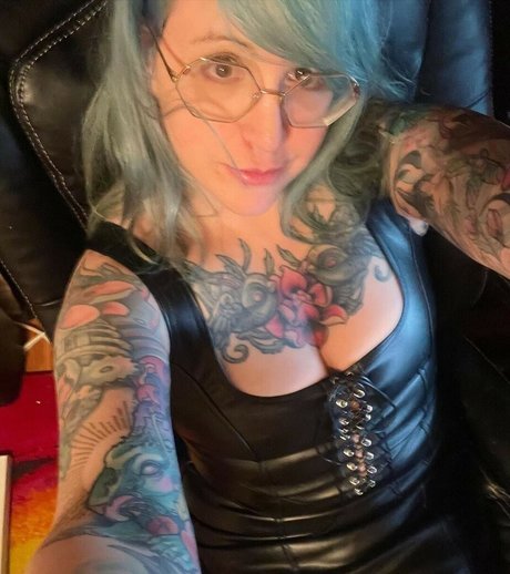 PushingUpRoses feet onlyfans