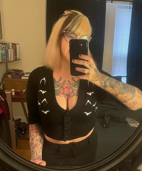 PushingUpRoses strip onlyfans