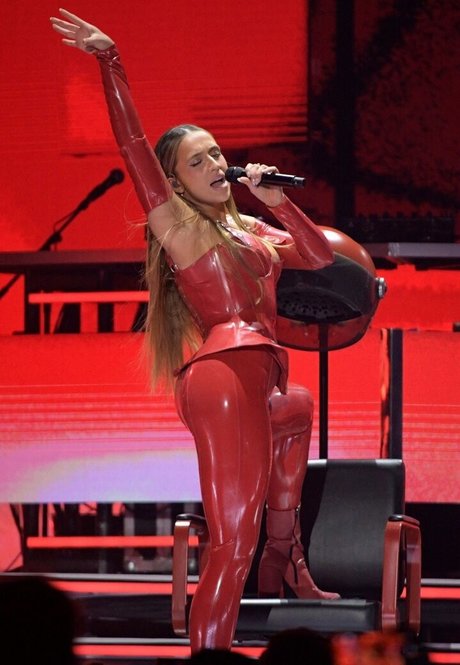 Tate McRae onlyfans naked leaks