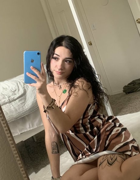 lillmaamii2 onlyfans leaked pictures