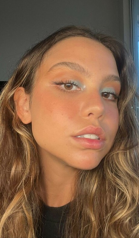 Bruna Carvalho onlyfans model