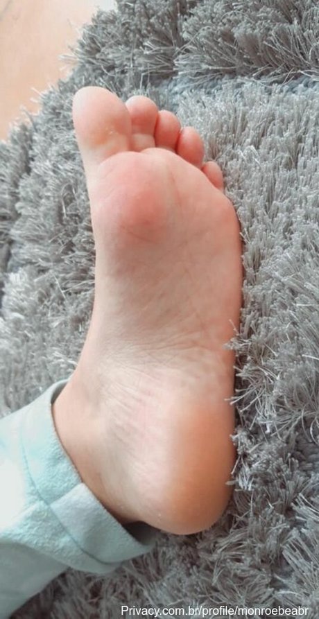 MonroeBeaBr onlyfans porn leak