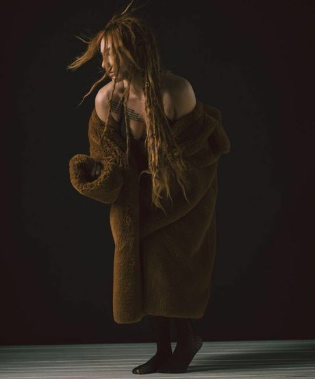 Eliza Grace onlyfans pics