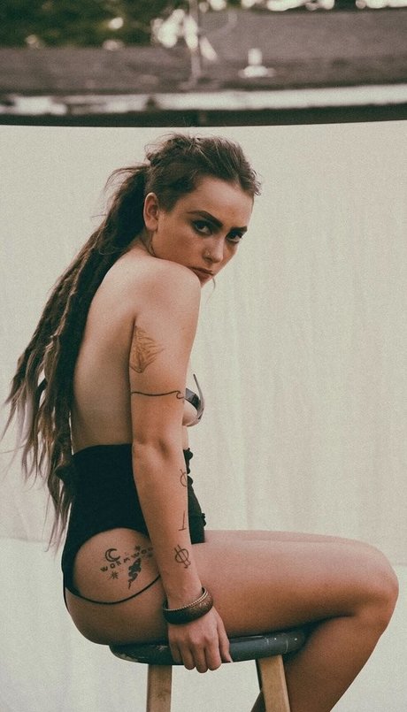 Eliza Grace naked onlyfans leaks