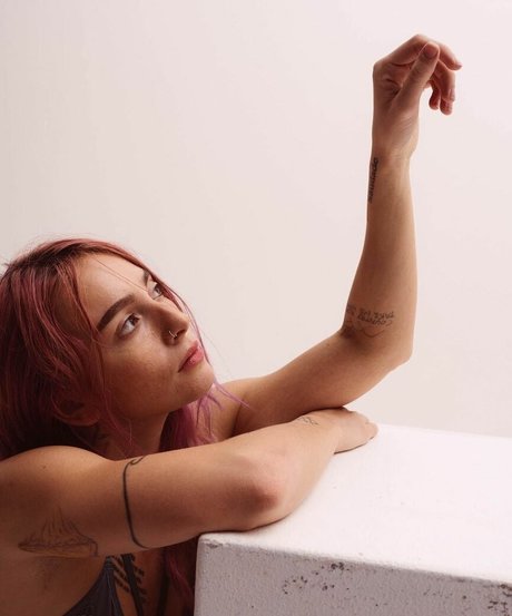 Eliza Grace nude onlyfans