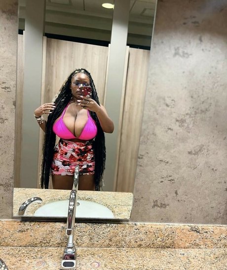 msolurin nude onlyfans leaked