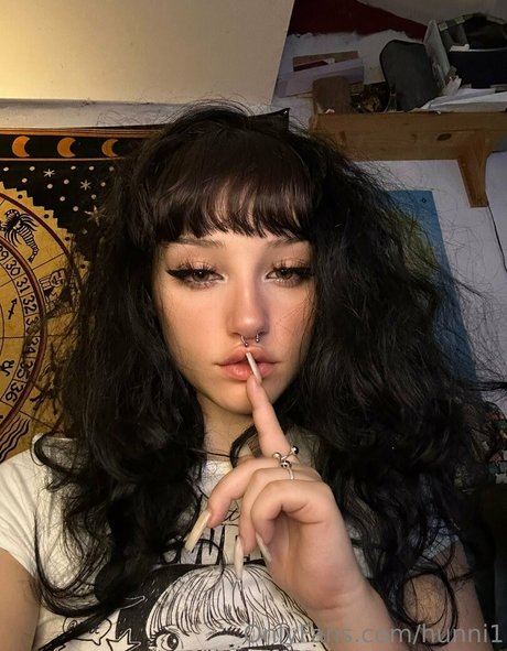 hunni1 onlyfans topless