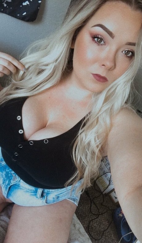 chloenyxxxvip nudes onlyfans leak