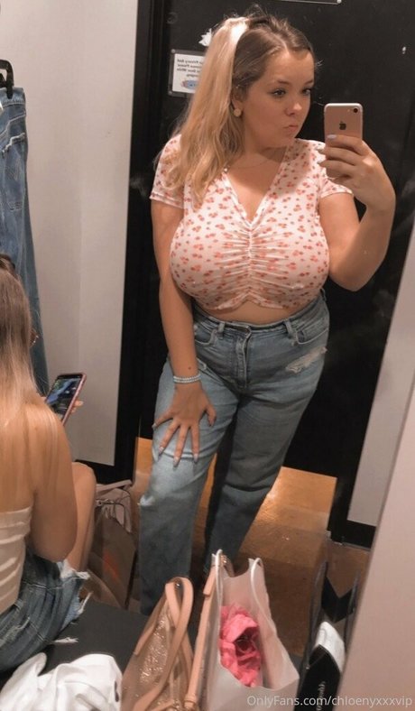 chloenyxxxvip onlyfans pic