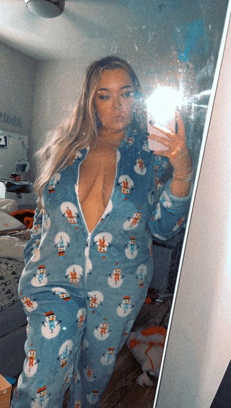 chloenyxxxvip onlyfans content