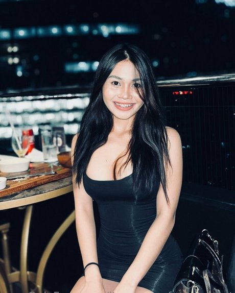 itsmearra freeaccount onlyfans boobs