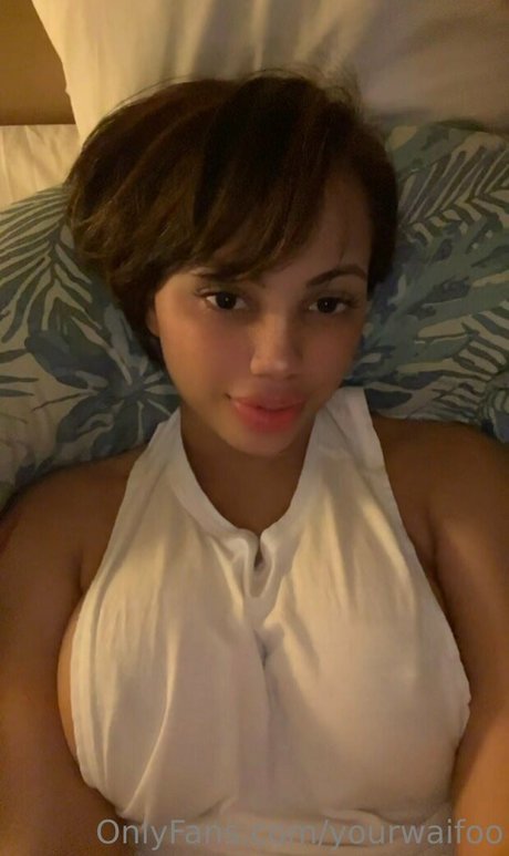 yourwaifoo onlyfans sexy