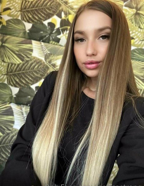 jessicastrong onlyfans strip tease