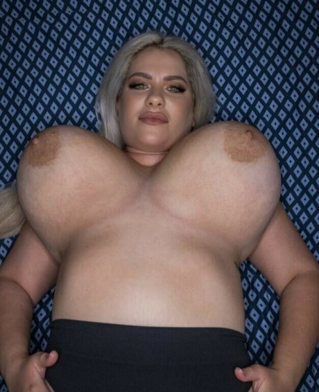 Nina Phoenix onlyfans naked pics