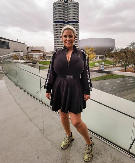 Nina Phoenix only fans pic