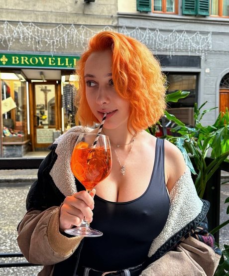 leliloo only fans nude