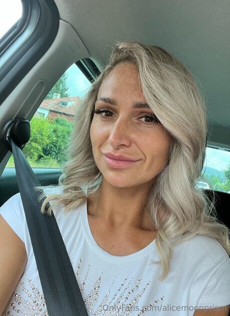 alicemoonprism only fans nudes