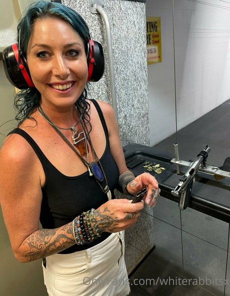 whiterabbitsx onlyfans nudes