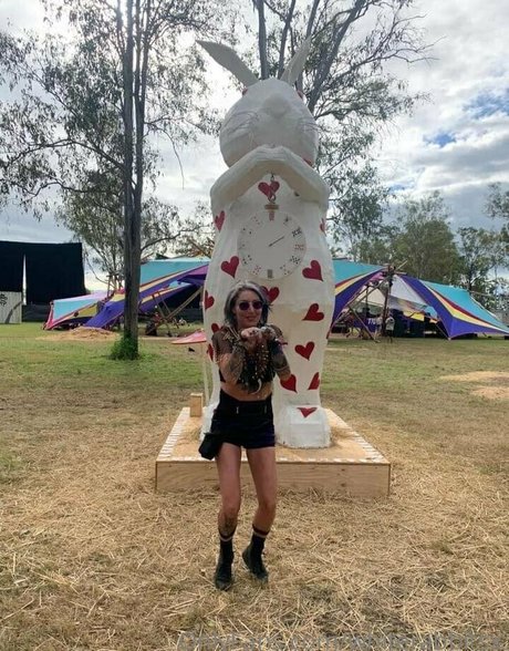 whiterabbitsx onlyfans sex