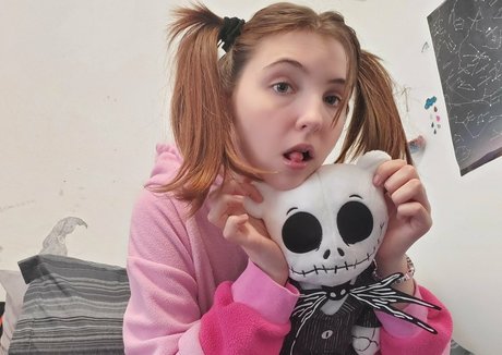 lilithsterling onlyfans strip tease