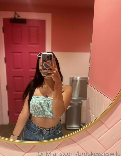 brookegoeswild onlyfans naked pics