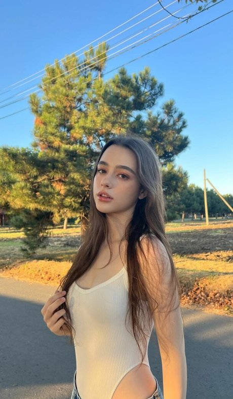 Dasha Taran onlyfans model photo