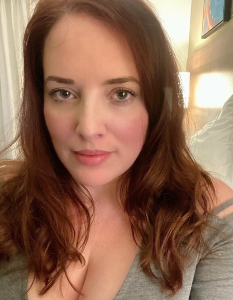 maggiegreenlive nude only fans