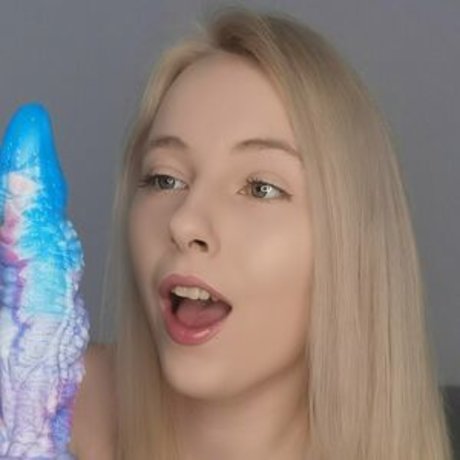 thatblondeprincessppv onlyfans leajs