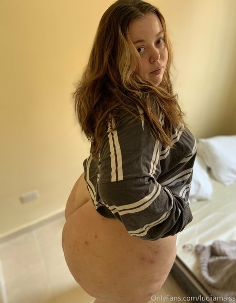 luciiamaiss onlyfans photos