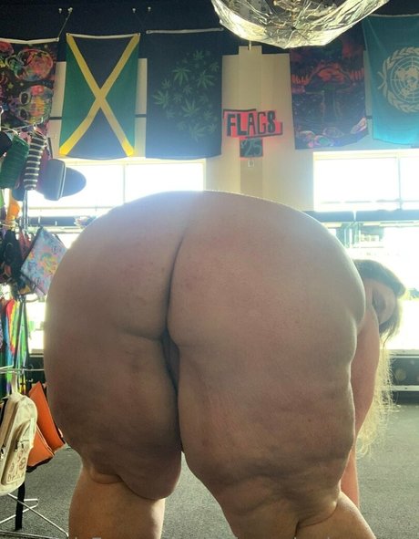 ladykeepsherlegsopen onlyfans pics nude