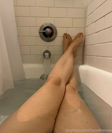 chanelpreston onlyfans leajs