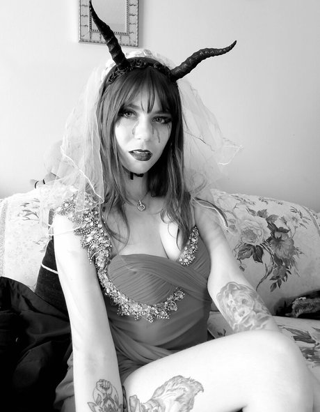 shelbistheshlothfree onlyfans leake