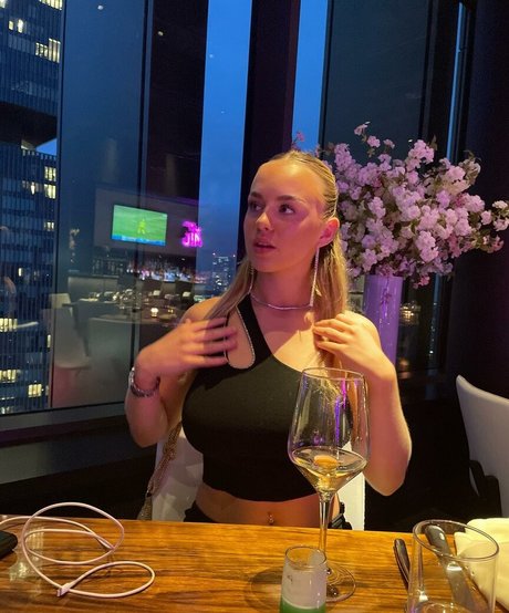 Gabriella Davies onlyfans