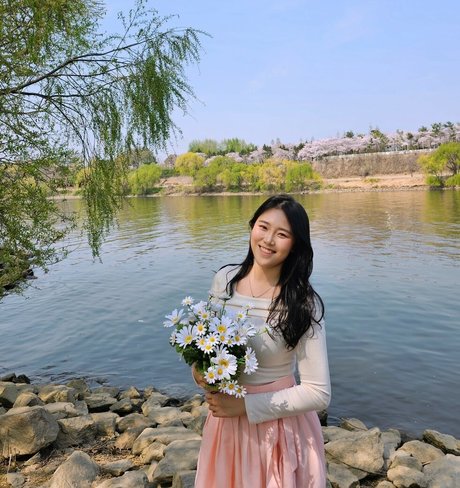 Yuggie TV onlyfans content