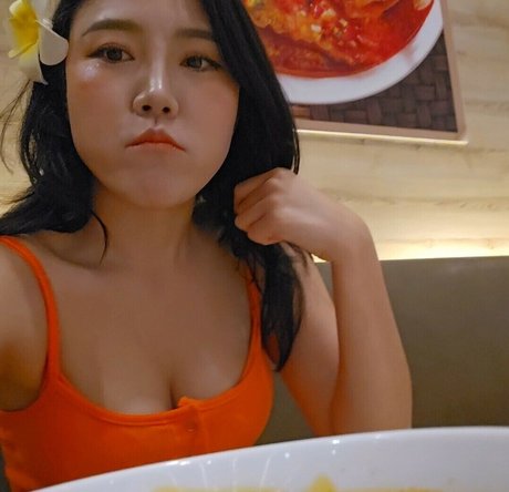 Yuggie TV onlyfans leaked naked