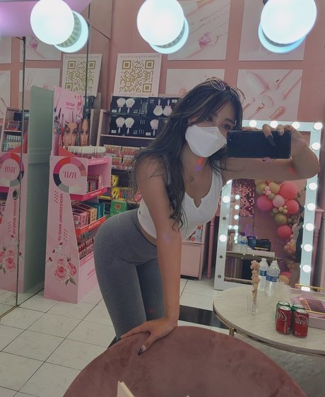 Yuggie TV leaked onlyfans pictures