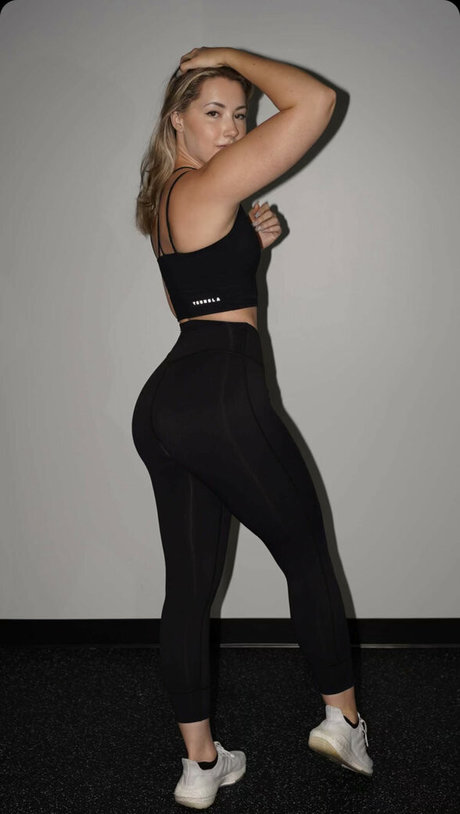 Pineapplebrat leaked onlyfans