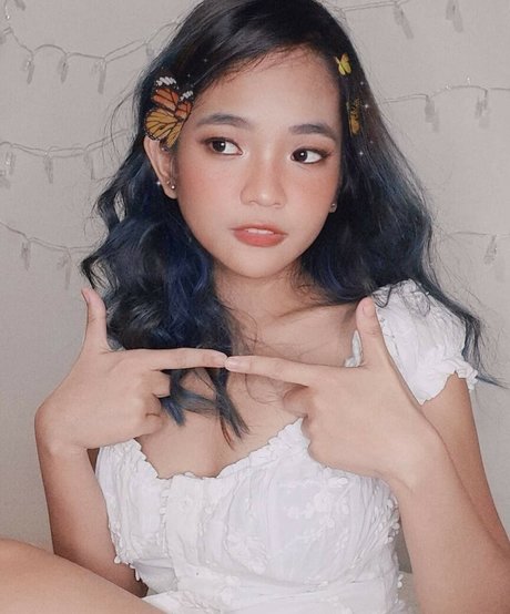 AlodiaMarie onlyfans free content