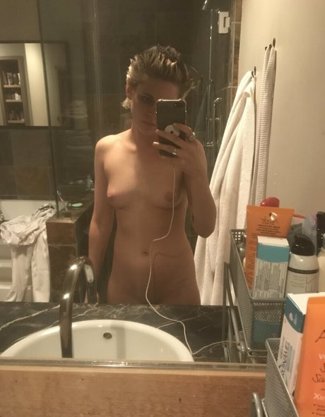 Kristen Stewart onlyfans nudes leaks