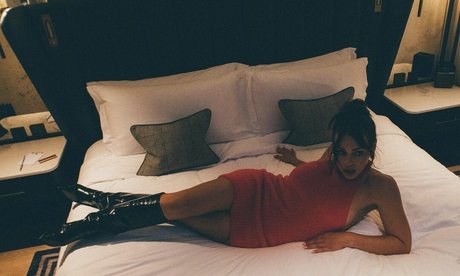 Billie Piper naked leaked onlyfans